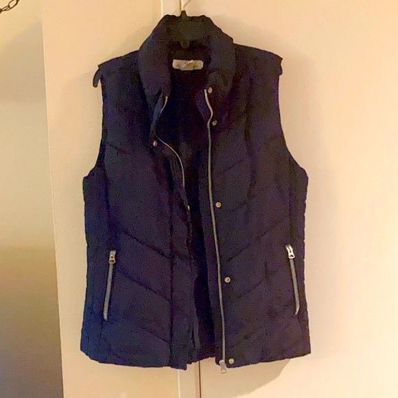 H&M Jackets & Blazers - NAVY BLUE PUFFER VEST SIZE 8